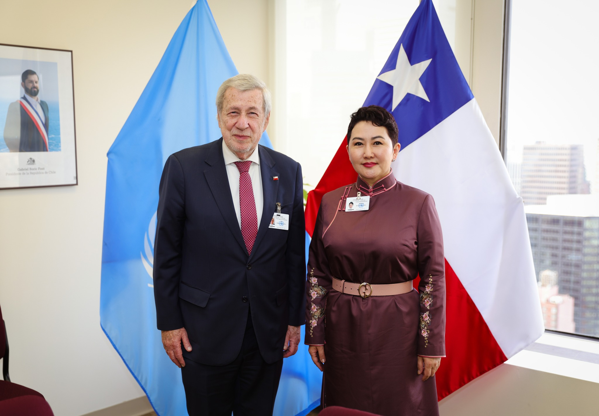 ГАДААД ХАРИЛЦААНЫ Б.БАТЦЭЦЭГ ЧИЛИ УЛСЫН ГАДААД ХЭРГИЙН САЙДТАЙ УУЛЗЛАА